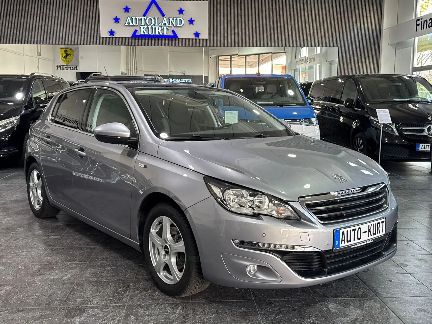 Peugeot 308 1,2T*Style*Pano*AHK*Navi*RFK*Tempomat Grau - 1