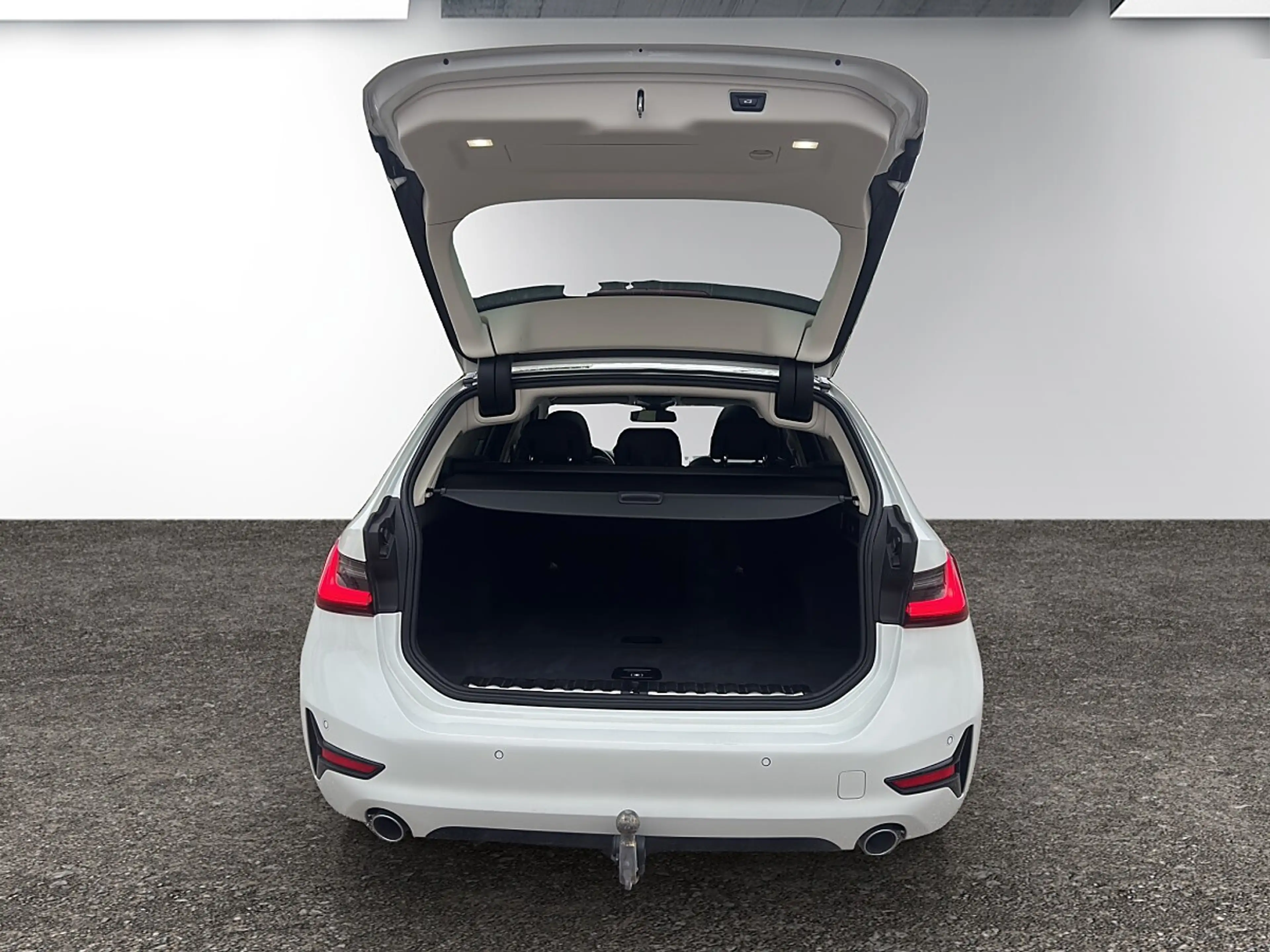 BMW 318 d Touring M-Packet *ACC*Lineasist*AHK*Virtual C... — photo 11