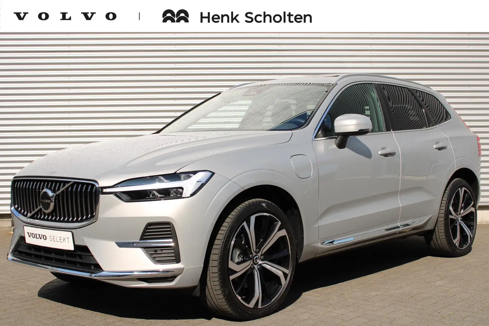 Volvo XC60 T6 Plug-in hybrid AWD Essential Edition Bright | 2 Grigio - 1