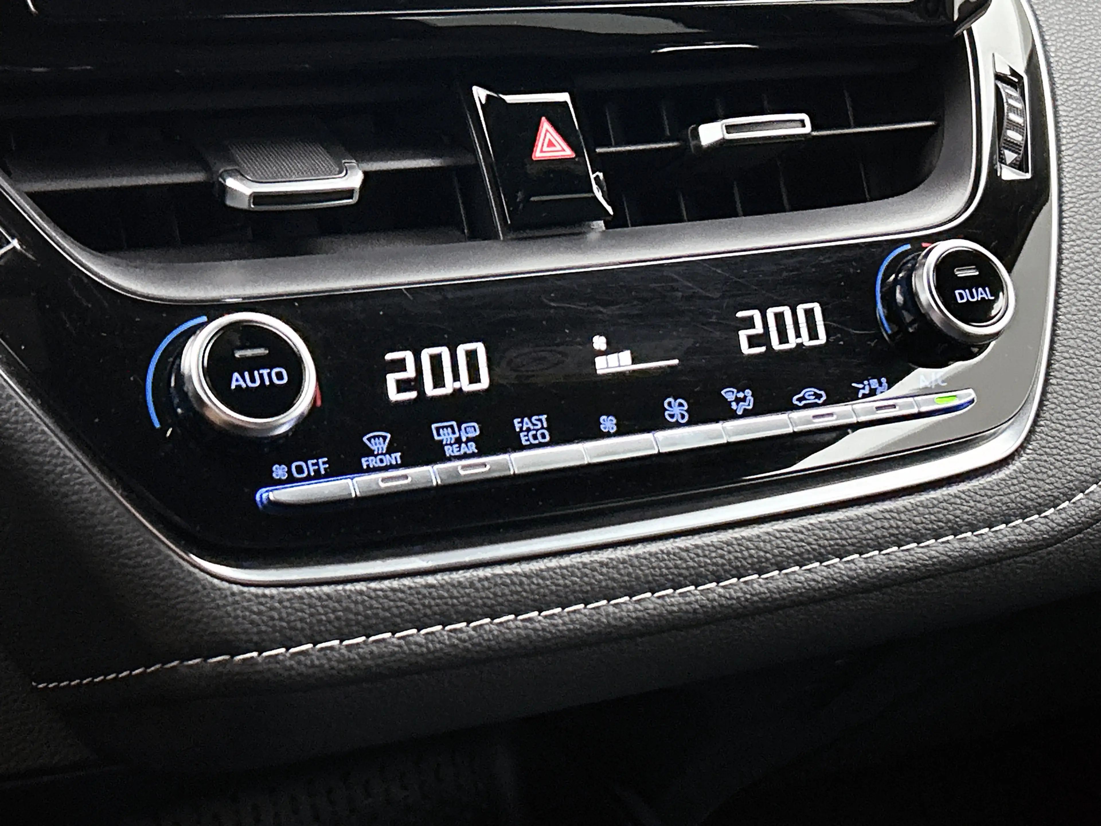 Suzuki Swace Select — photo 9