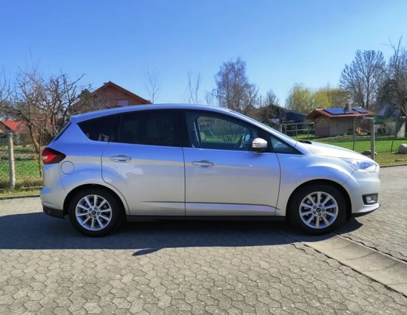 Ford C-Max 1.5 EcoBoost Start-Stop-System Titanium Stříbrná - 2