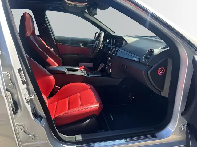 Mercedes-Benz C-Class view 9
