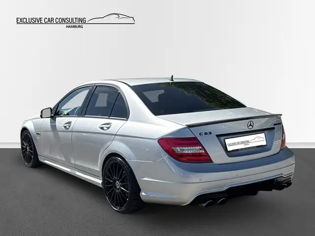 Mercedes-Benz C-Class view 4