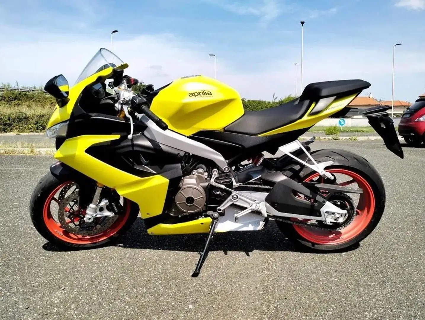 Aprilia RS 660 Giallo - 1