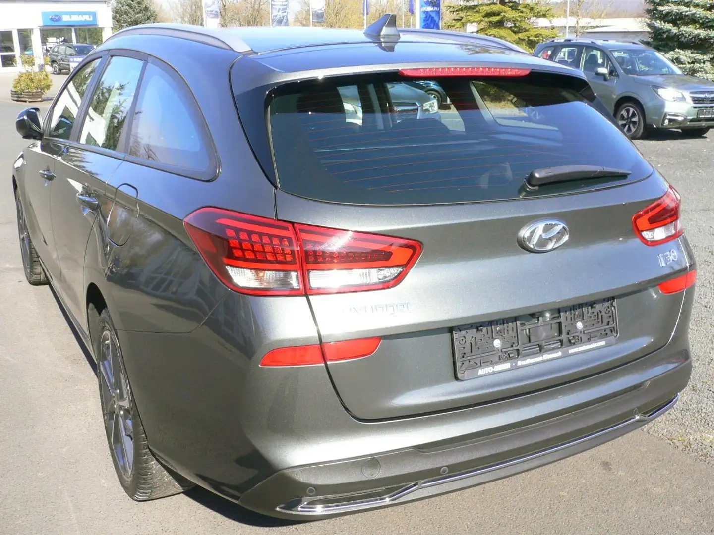 Hyundai i30 Kombi 1.0 T-GDI DCT Trend Navi LED Gris - 2