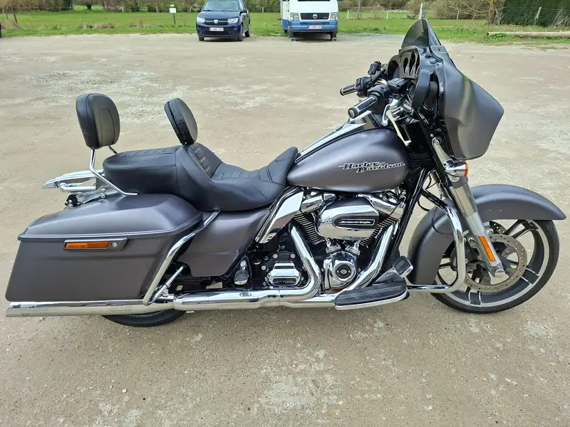 Harley-Davidson Street Glide - foto 5