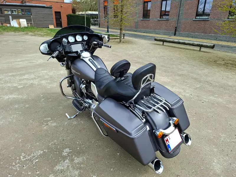 Harley-Davidson Street Glide - foto 8