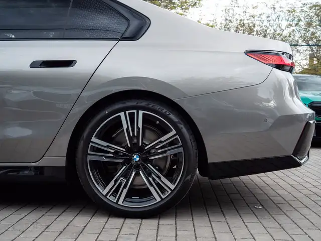 BMW M view 10