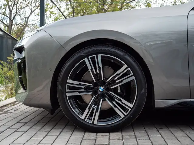 BMW M view 9