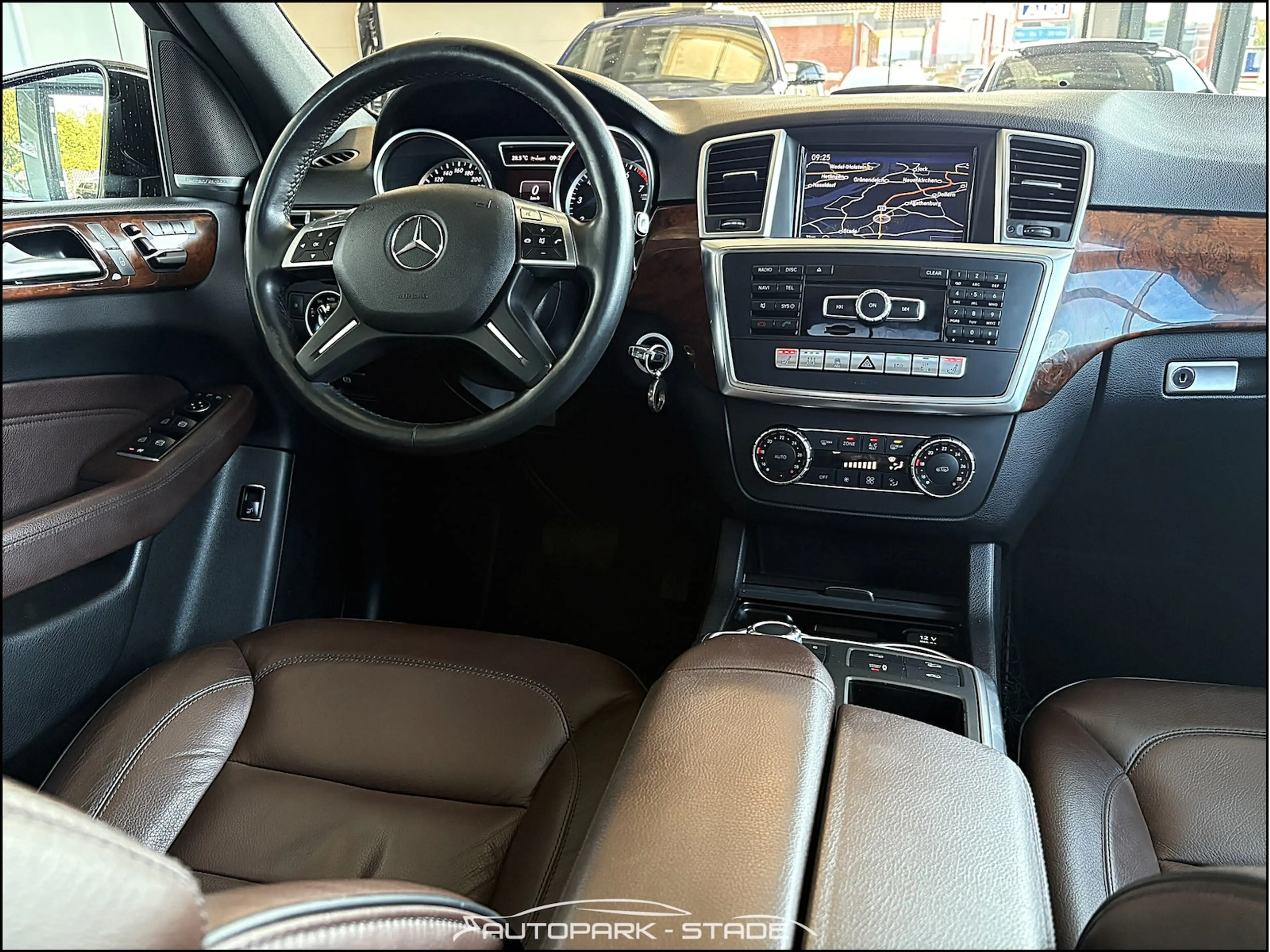 Mercedes-Benz ML 500 BlueEfficiency 4Matic — photo 12