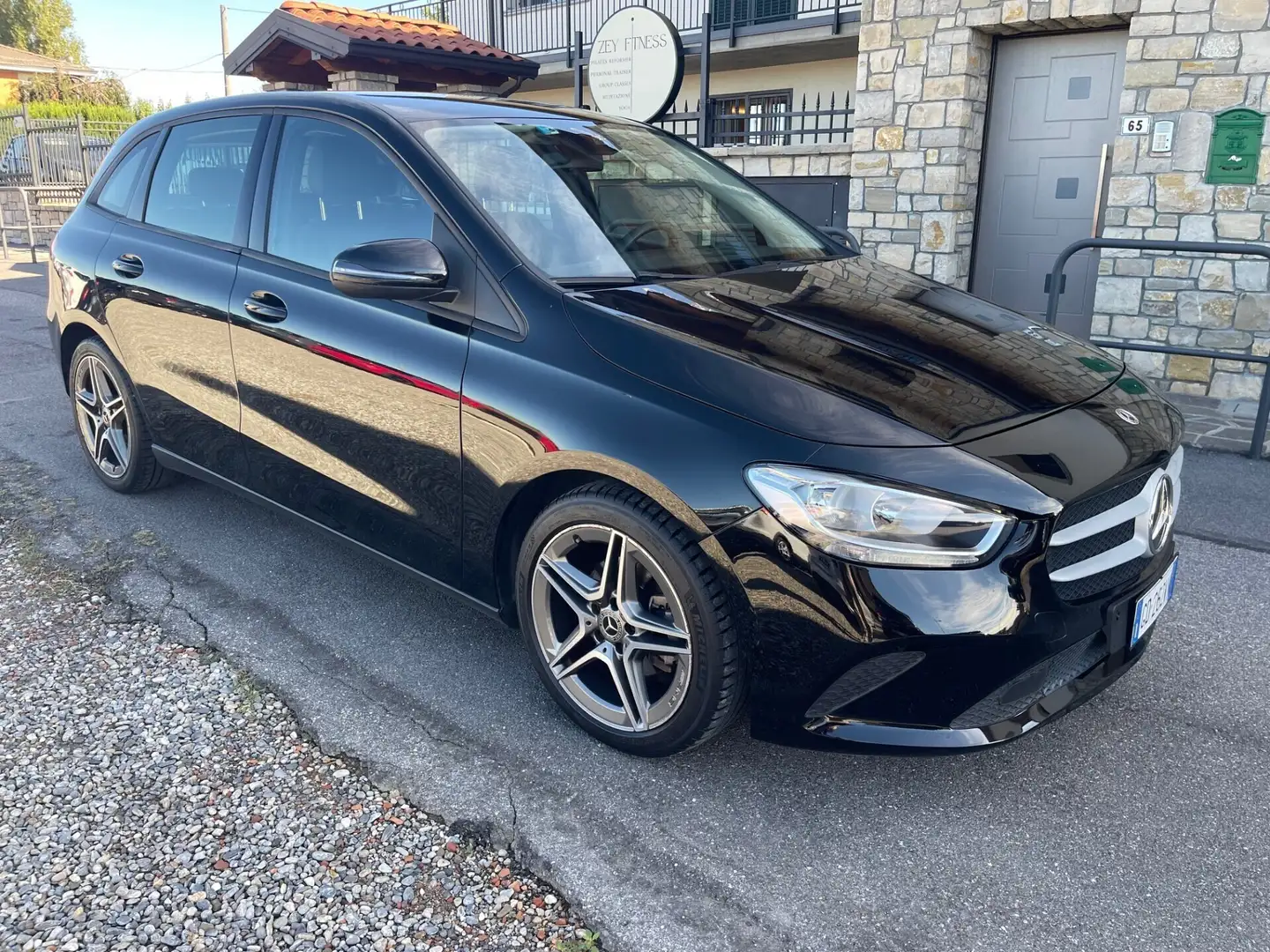 Mercedes-Benz B 180 B 180 d Automatic Sport Schwarz - 1