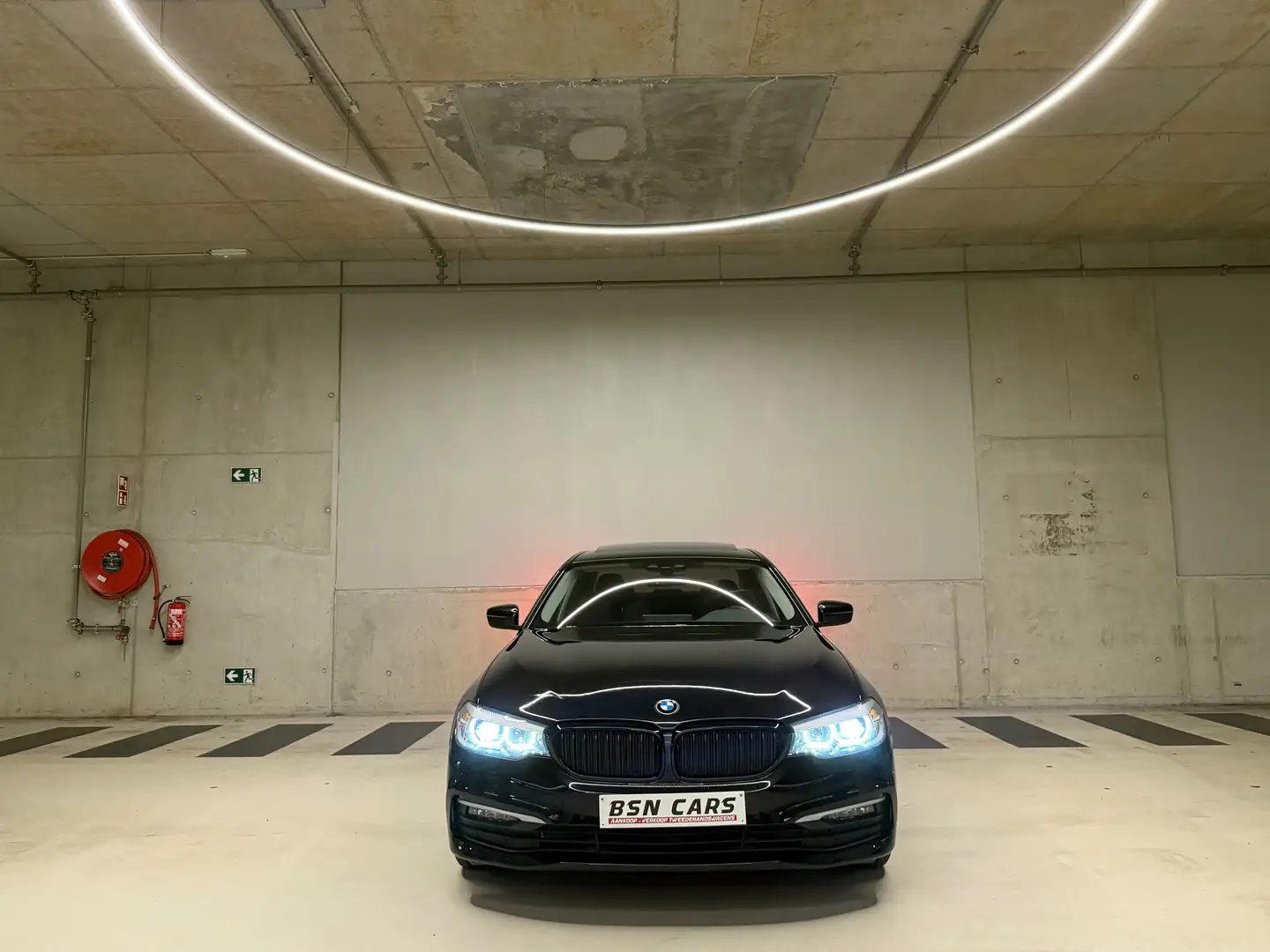 BMW 518 /OPENDAK/CARPLAY/CAMERA/SFEERLICHT Noir - 2