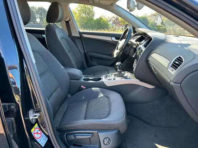 Audi A4 view 21