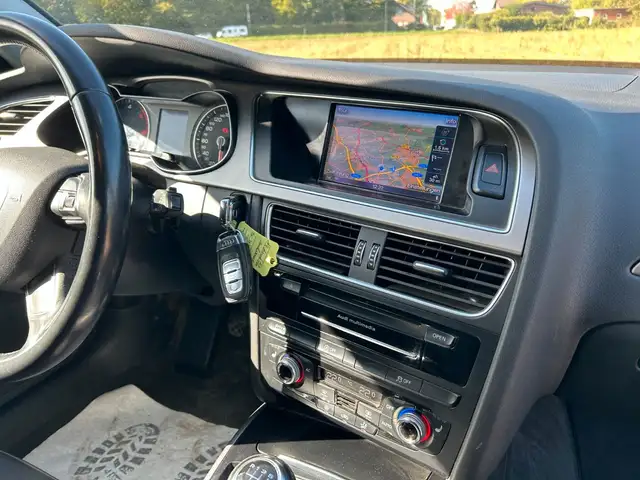 Audi A4 view 23