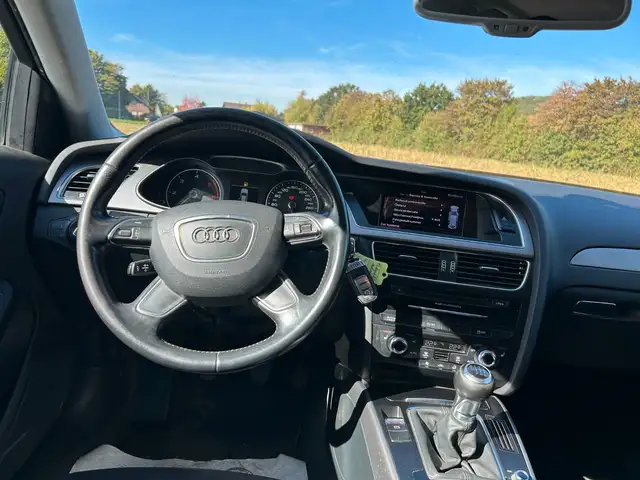 Audi A4 view 18