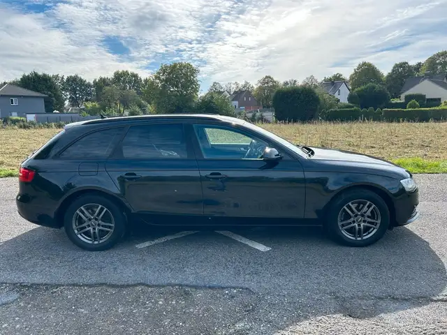 Audi A4 view 7