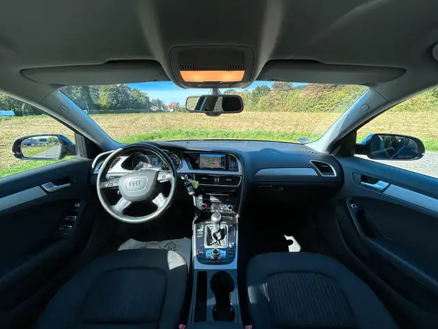 Audi A4 view 20