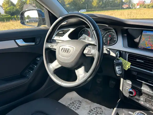 Audi A4 view 22