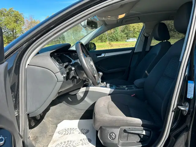 Audi A4 view 11