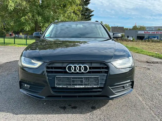 Audi A4 view 9