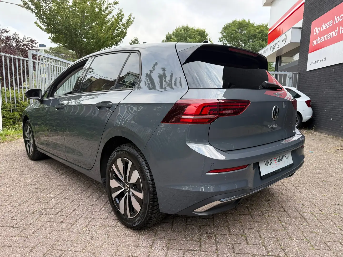 Volkswagen Golf 8.5 1.5 eTSI Goal Gris - 2