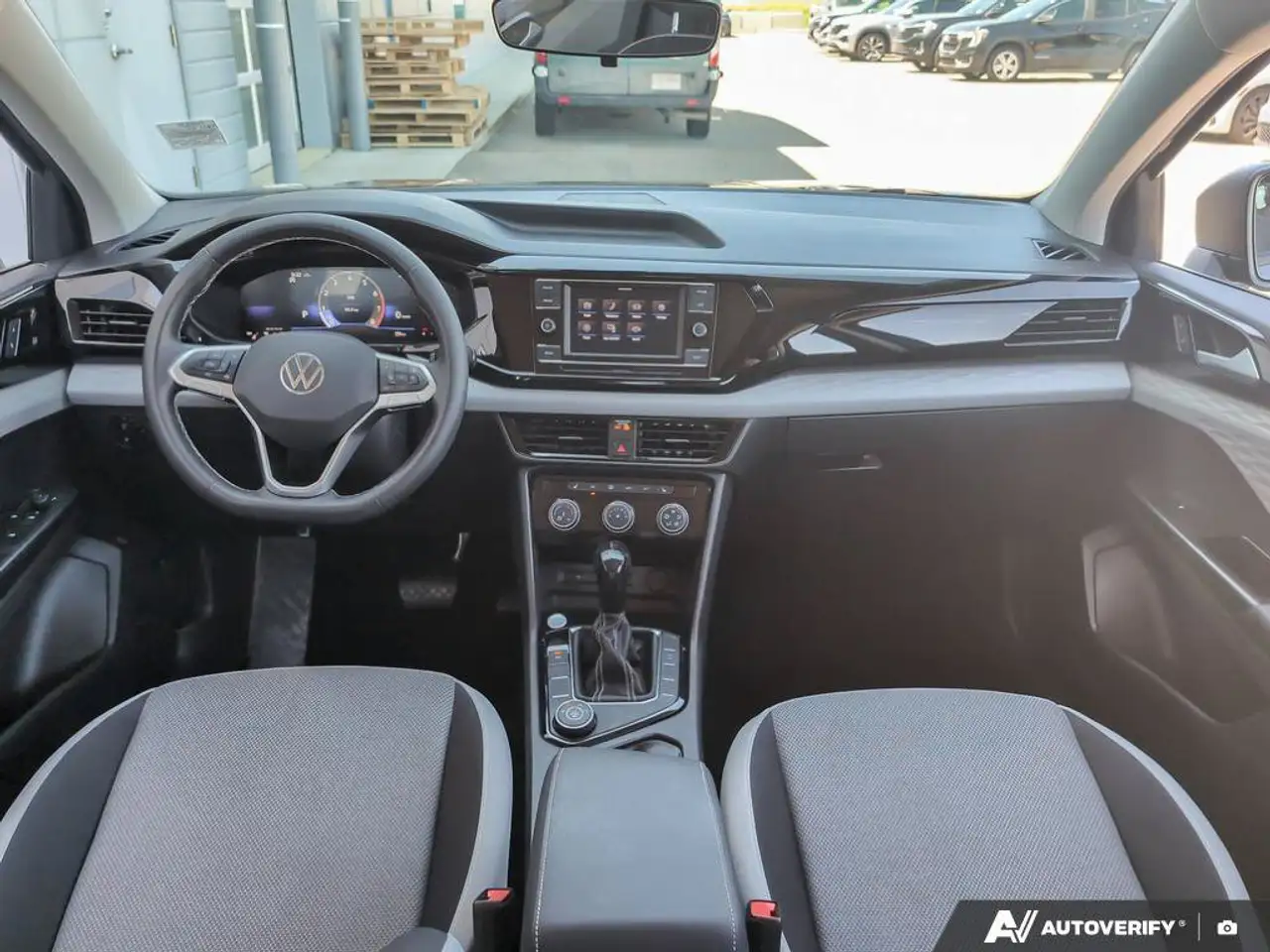 Volkswagen Taos снимка Volkswagen Taos