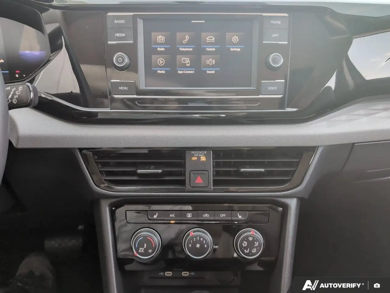 Volkswagen Taos снимка Volkswagen Taos