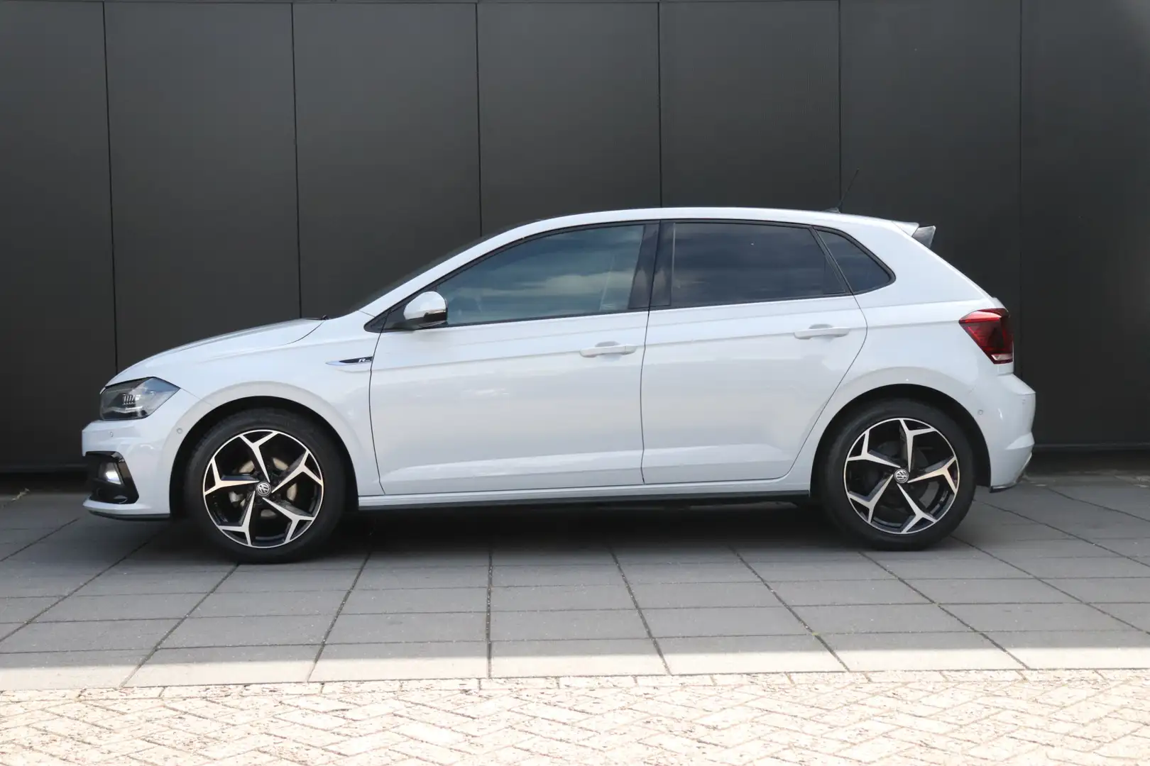 Volkswagen Polo 1.0 TSI Highline Business R | PANO | CAMERA | AIRC Wit - 2
