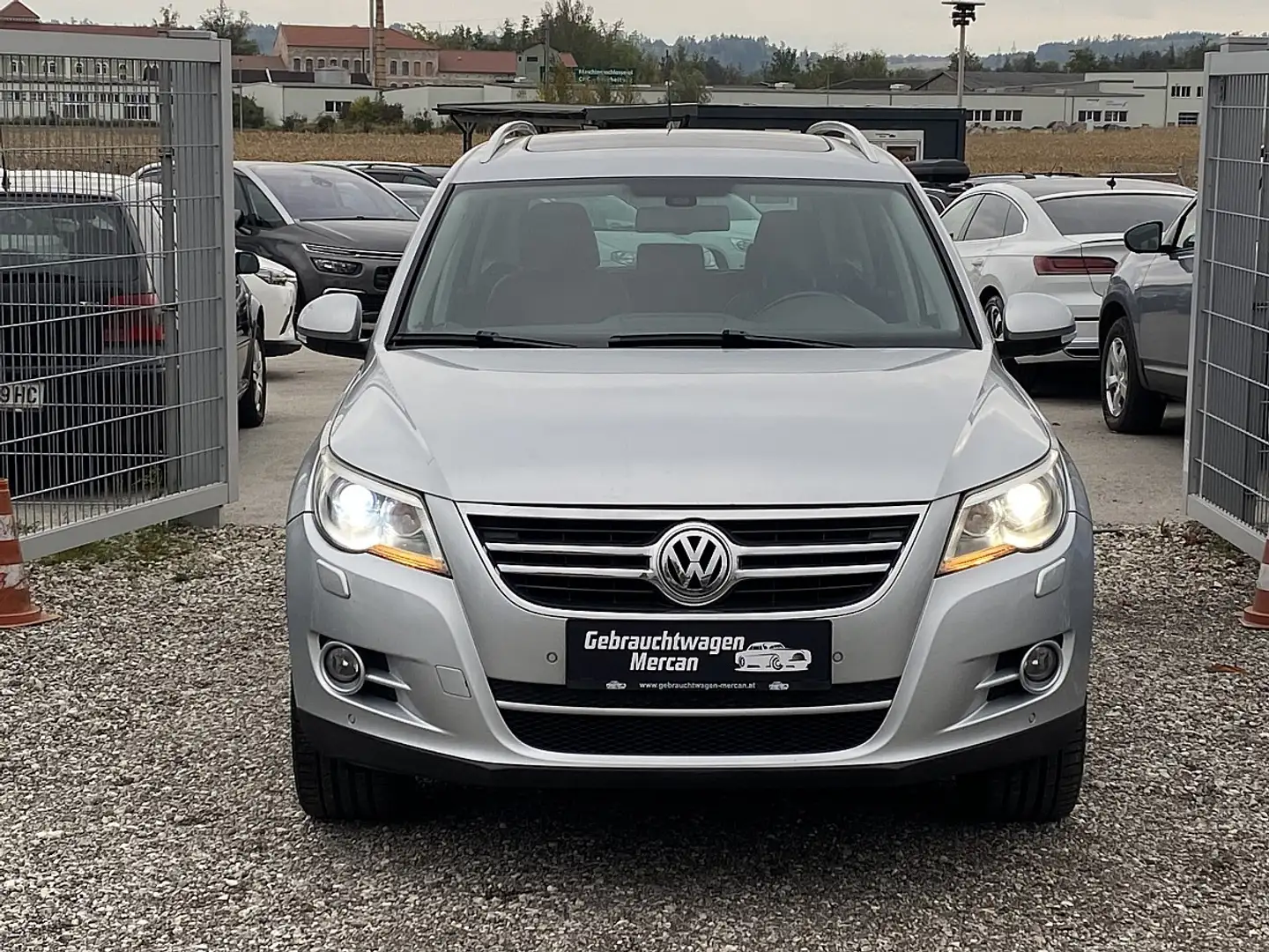 Volkswagen Tiguan 2,0 TDI CR DPF 4Motion Sport&Style Aut. Grau - 2