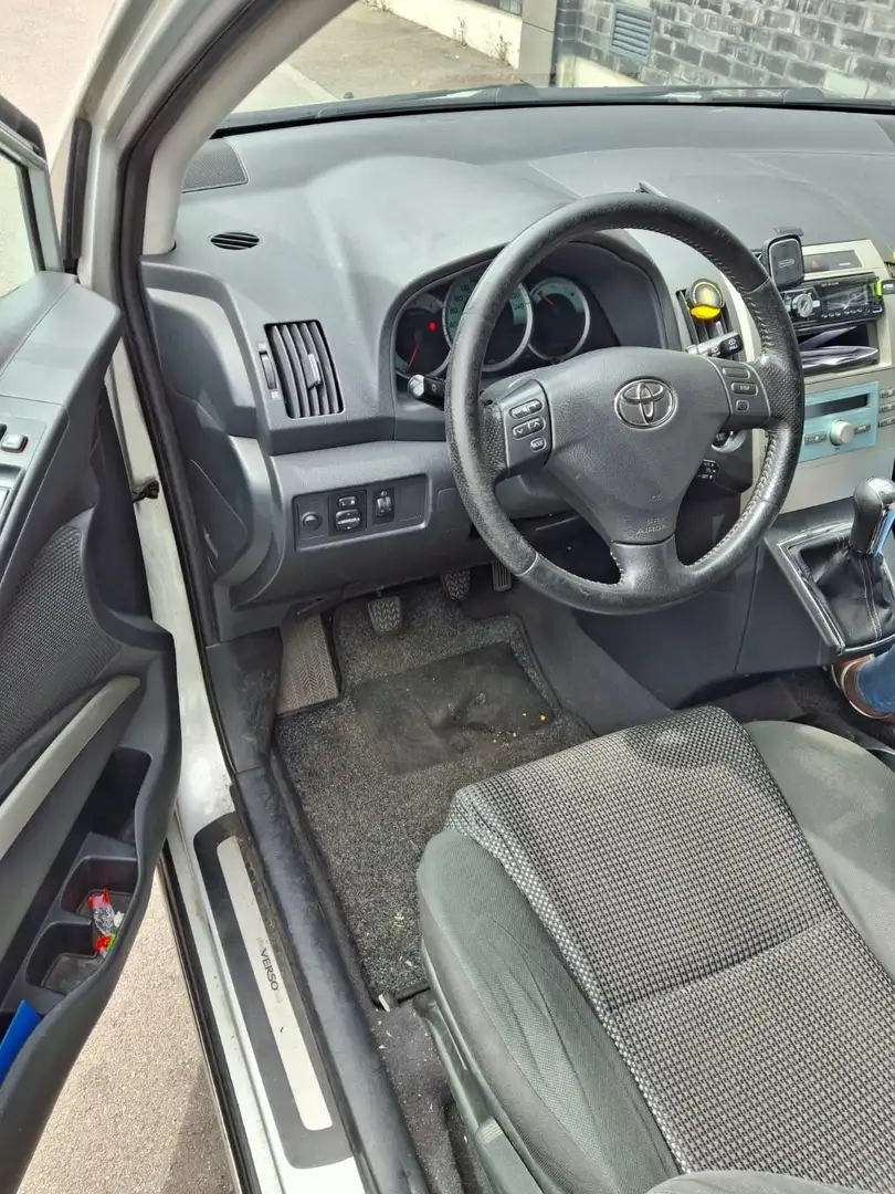 Toyota Corolla Verso 2.2 D-CAT Executive - 2