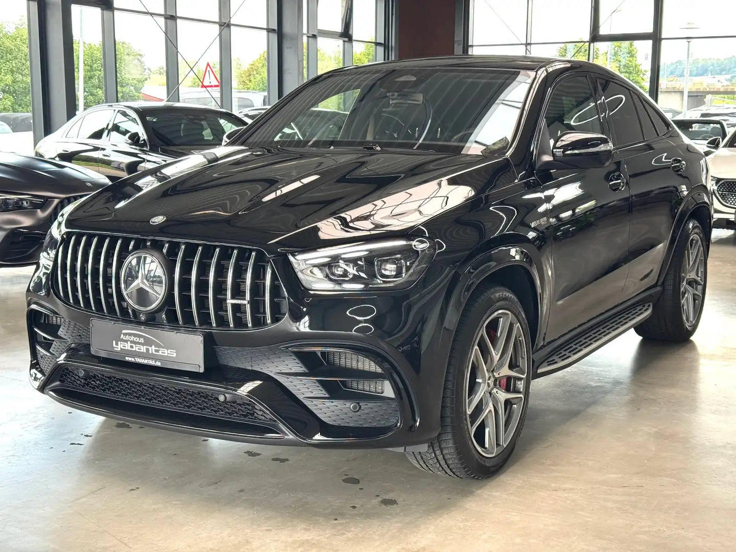 Mercedes-Benz GLE 63 AMG 4M+ Coupe Pano AIRMATIC DISTRONIC Pro 360°-K Memor Schwarz - 1