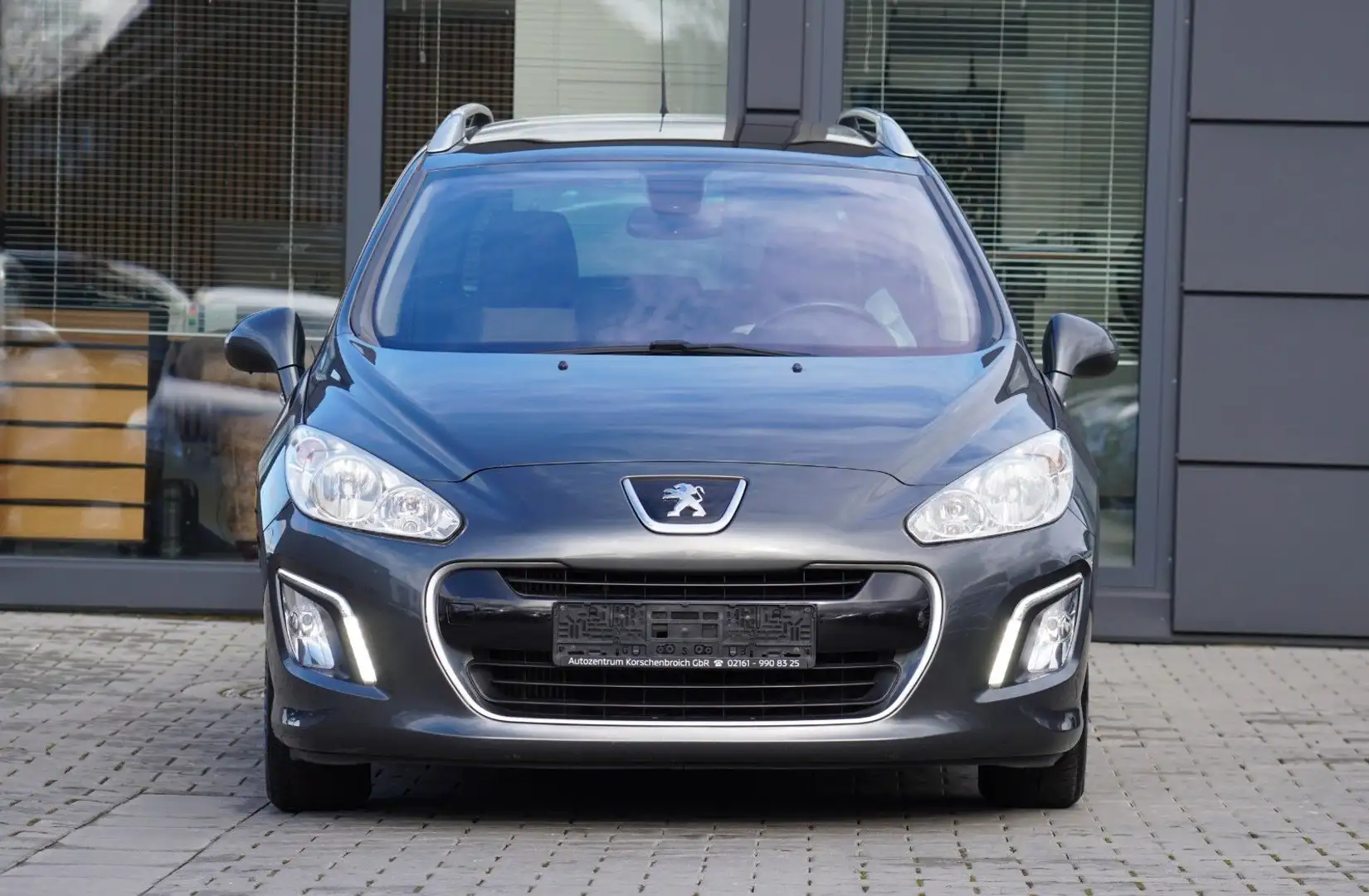 Peugeot 308 SW Active Grau - 2