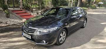 2.2i-DTEC Executive - Piel