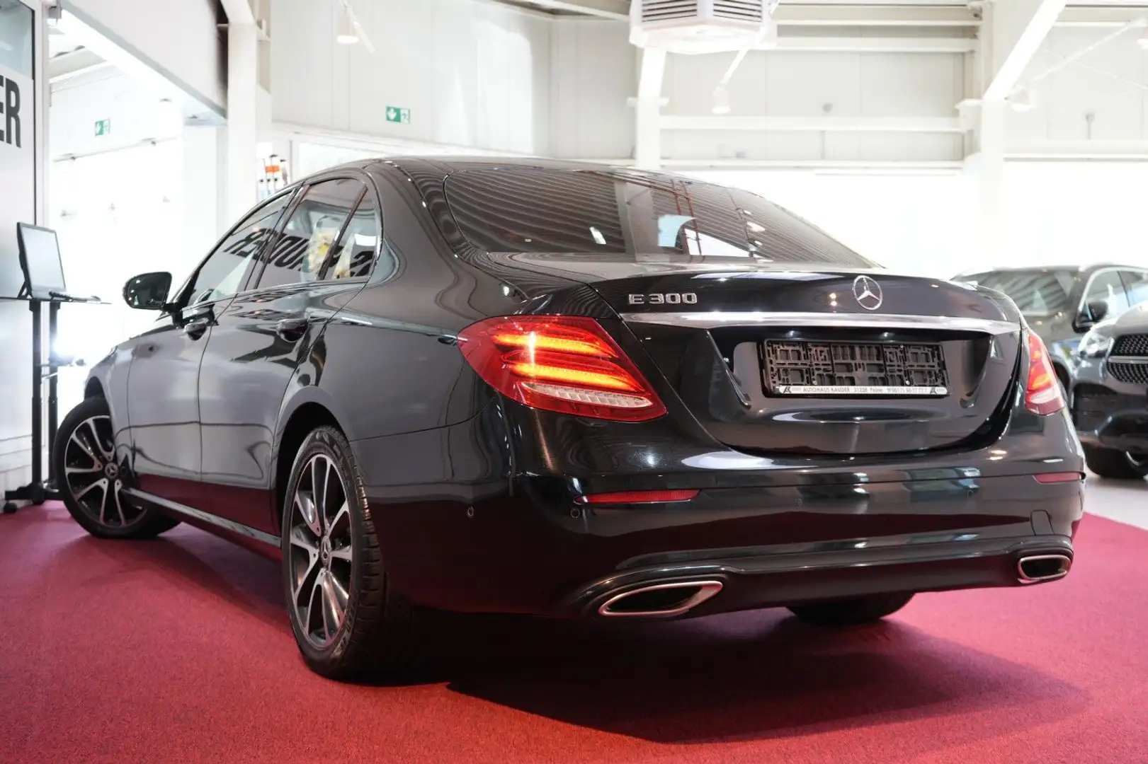 Mercedes-Benz E 300 Avantgarde*LED*Virtual*Kamera* Nero - 2