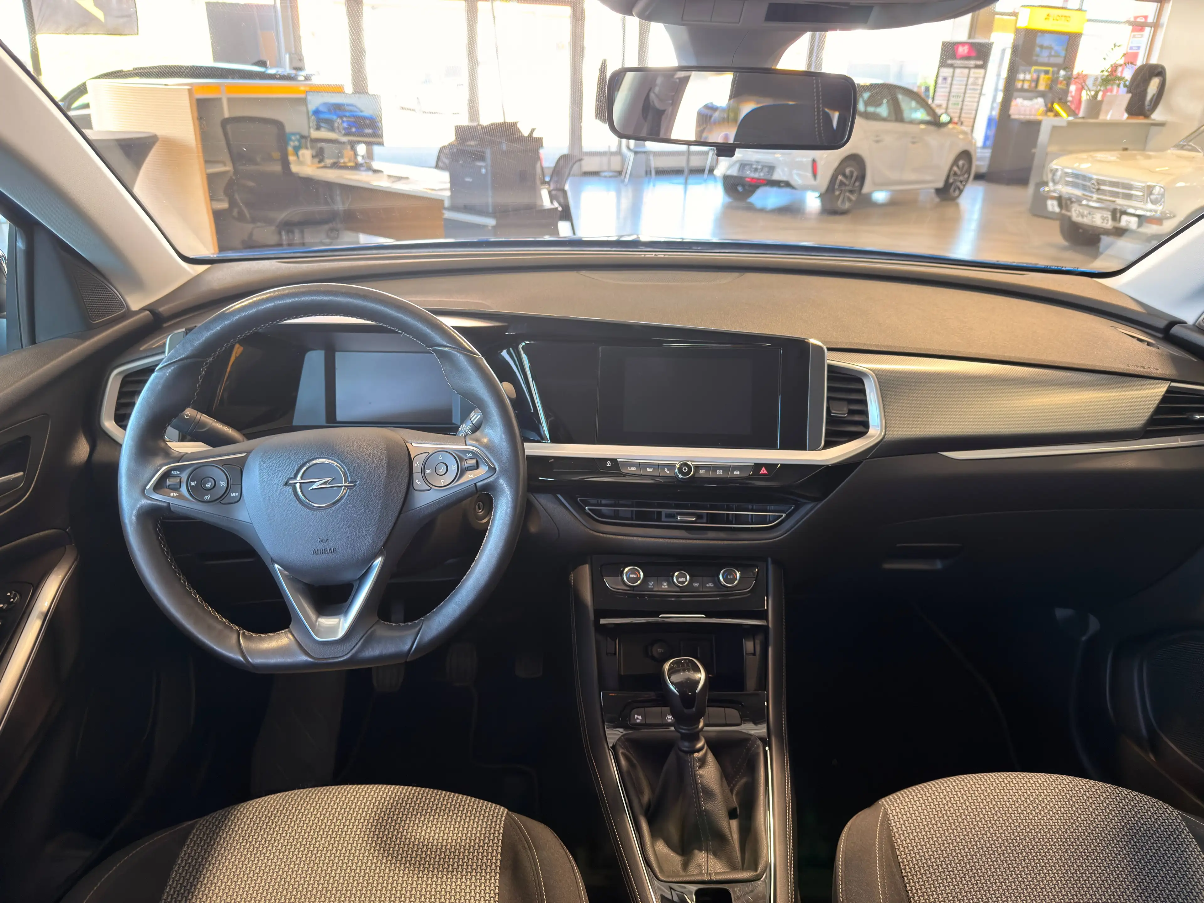 Opel Grandland X LED,Rückfahrkamera,Carplay.Sitz+Lenkradheizung,Alufelgen,PDC,USB! — photo 18