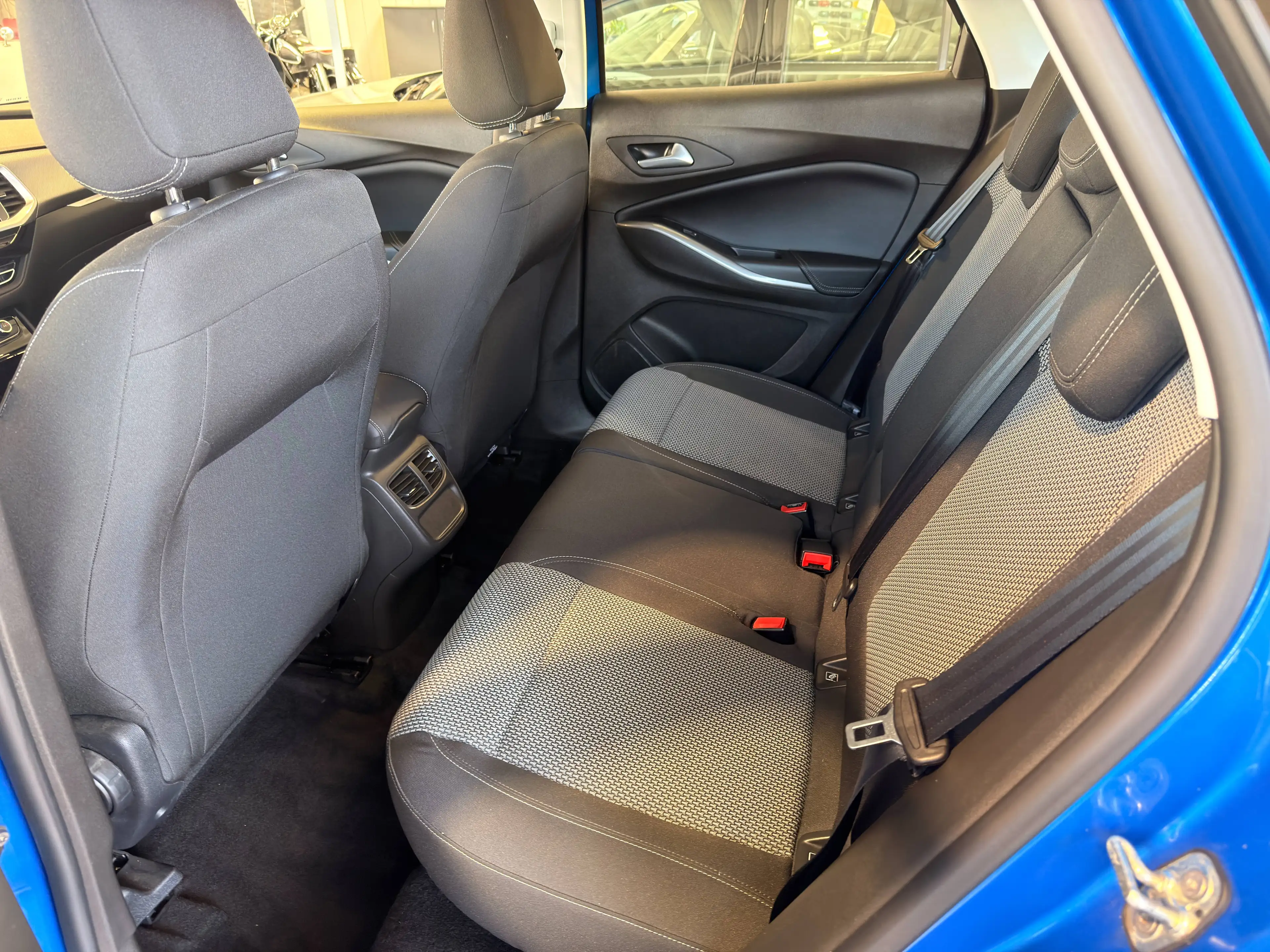 Opel Grandland X LED,Rückfahrkamera,Carplay.Sitz+Lenkradheizung,Alufelgen,PDC,USB! — photo 12