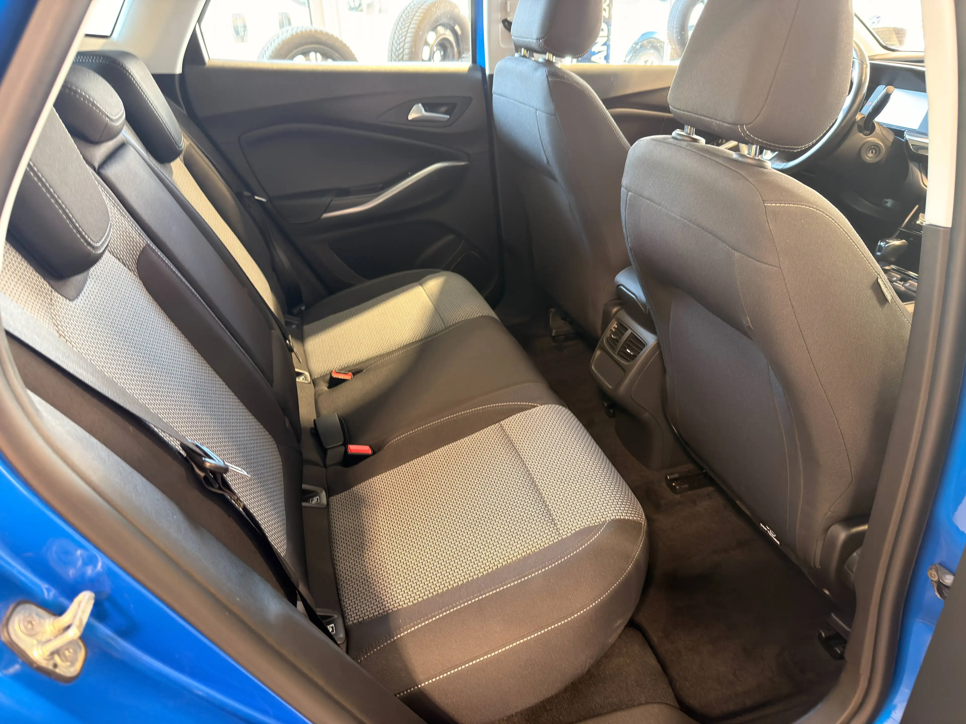 Opel Grandland X LED,Rückfahrkamera,Carplay.Sitz+Lenkradheizung,Alufelgen,PDC,USB! — photo 11