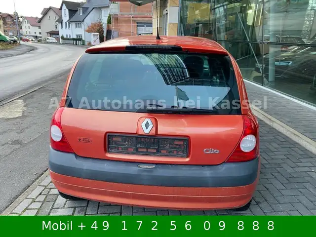 Renault Clio view 2