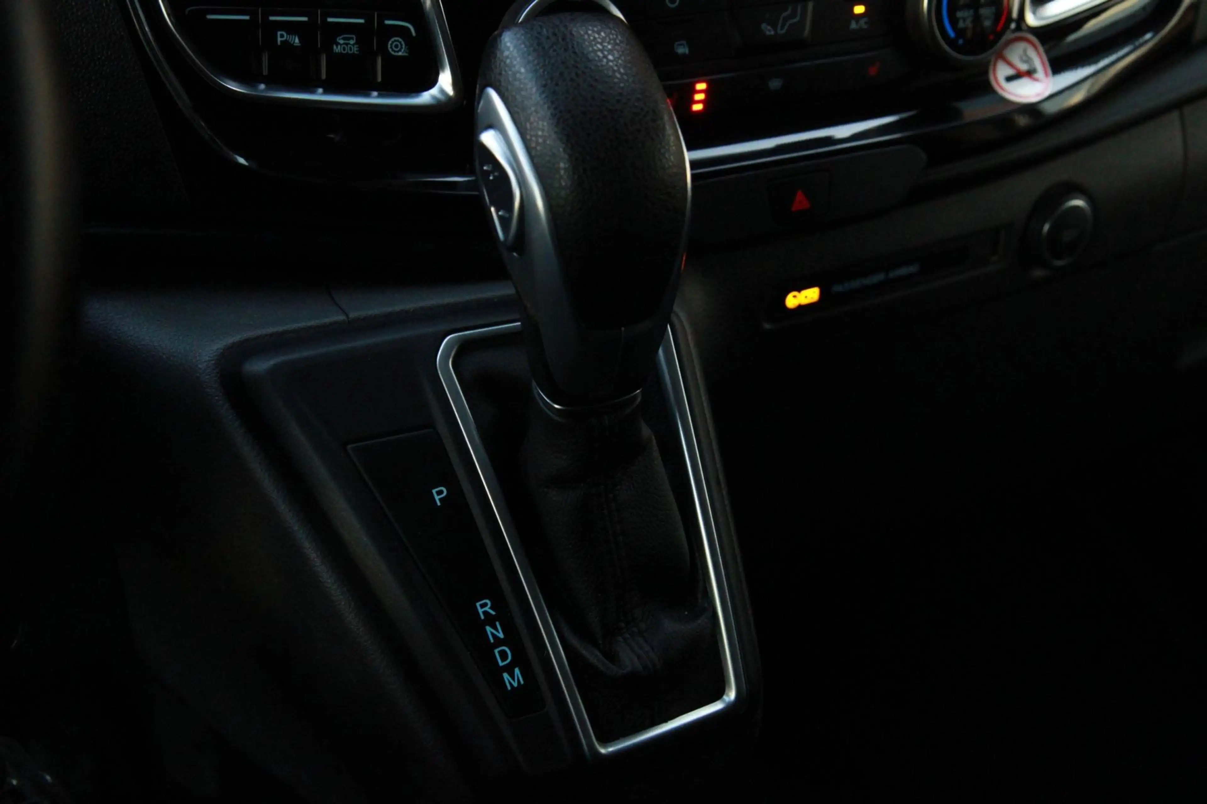 Ford Transit Custom 320 2.0 TDCI L2H1 Platinum Edition DC / Automaat 1 — photo 21