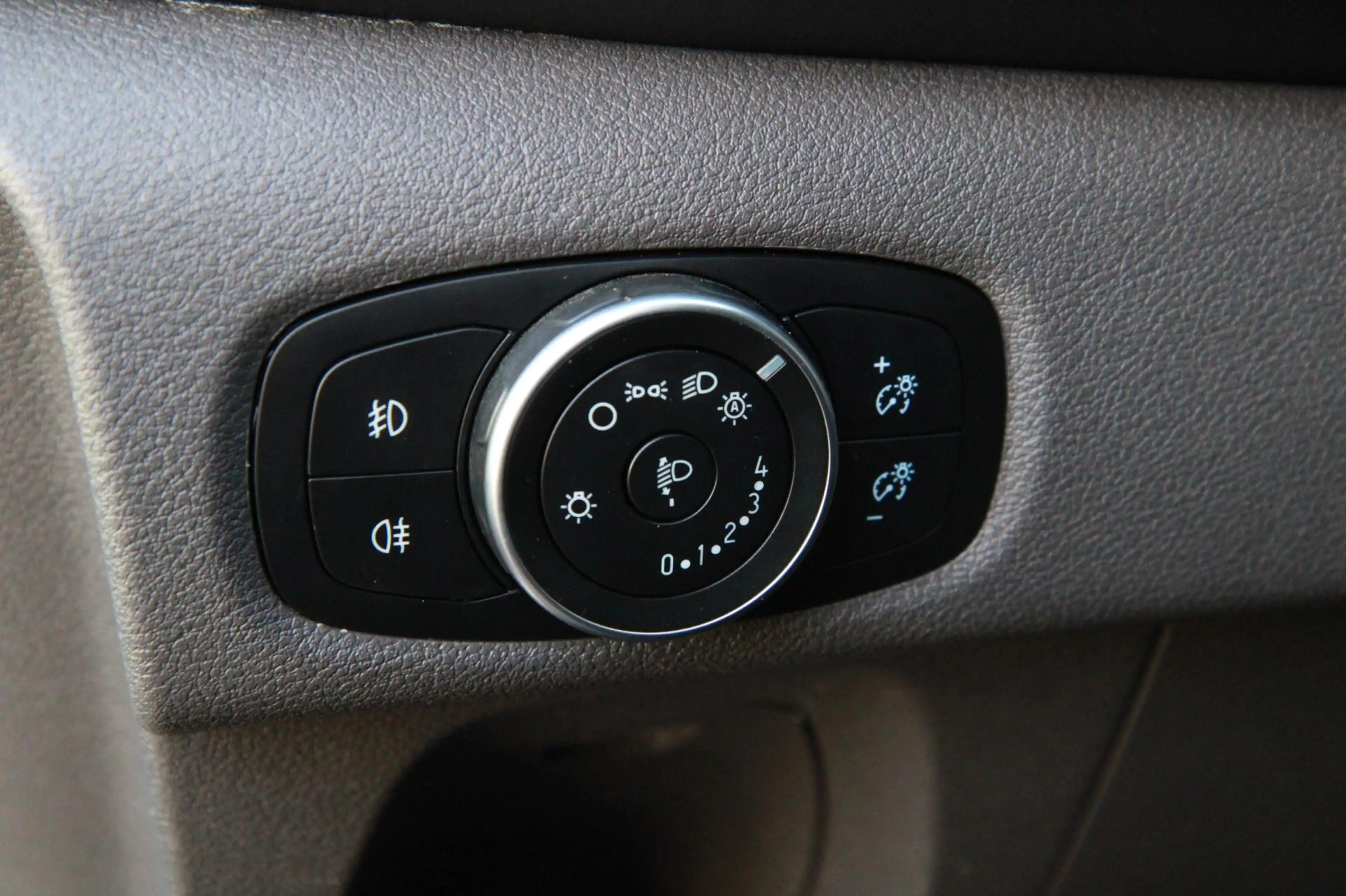 Ford Transit Custom 320 2.0 TDCI L2H1 Platinum Edition DC / Automaat 1 — photo 17