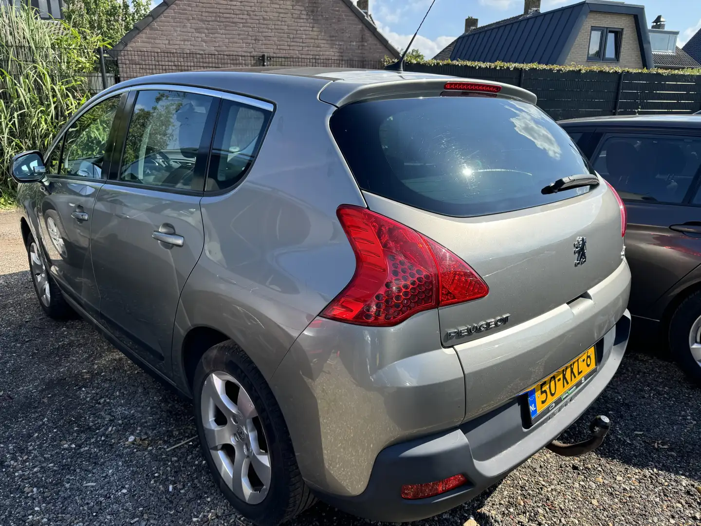 Peugeot 3008 1.6 VTi Première Grijs - 2