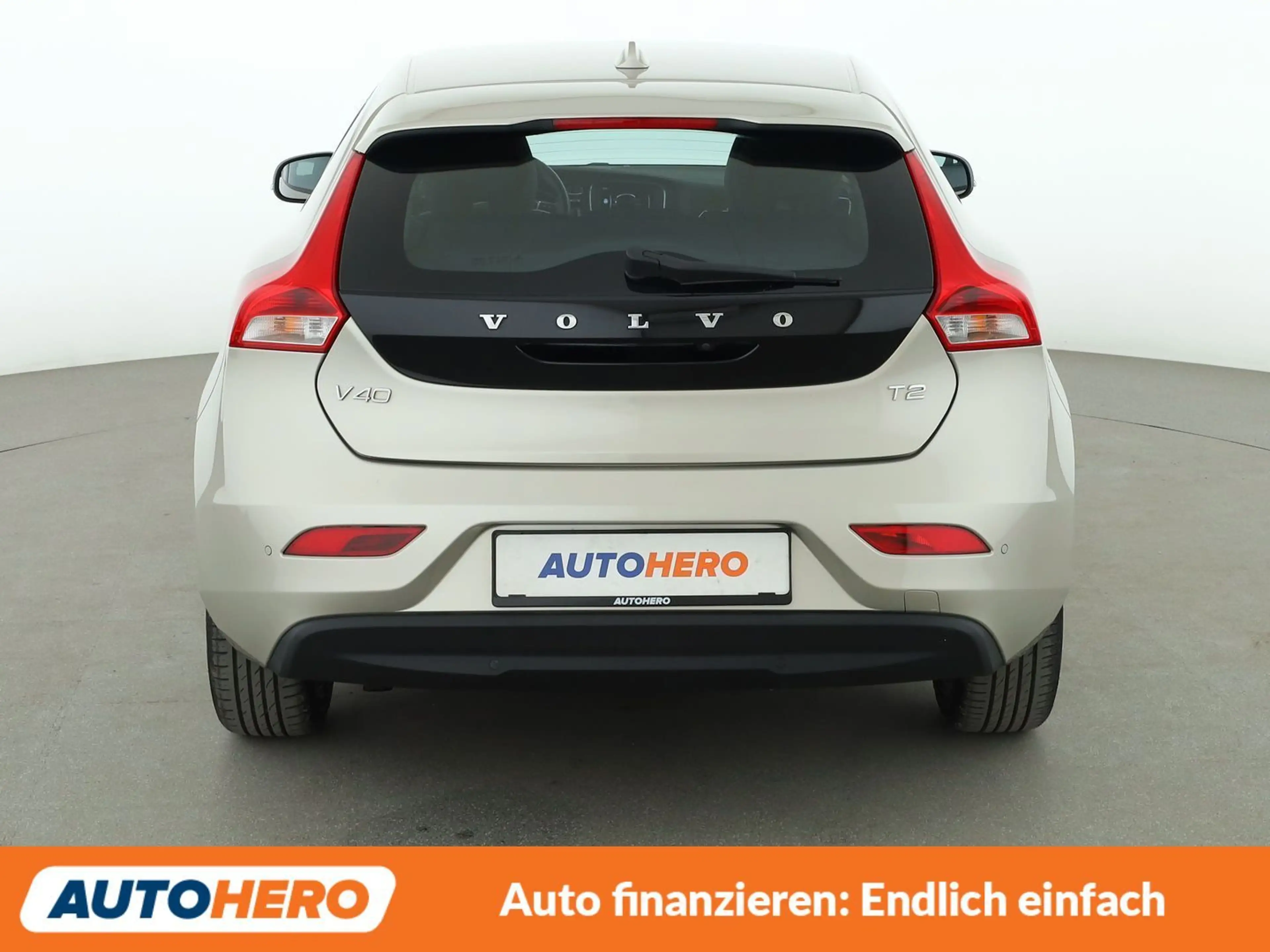 Volvo V40 2.0 T2 Momentum*NAVI*TEMPO*CAM*PDC*SHZ* — photo 5