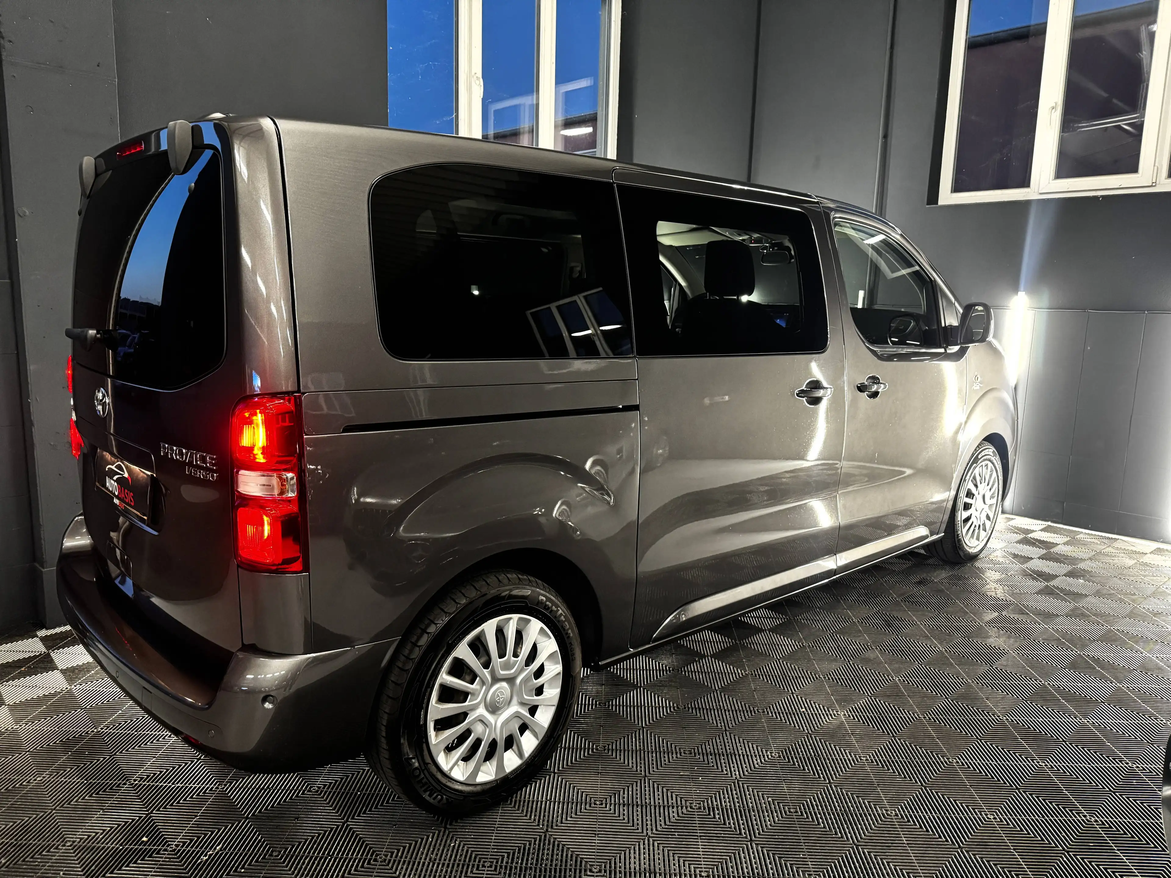 Toyota Proace Proace Verso 2,0 D-4D 150 Family 8-Sitzer/Kamera/PDC/2xSchiebetüre/Keyless — photo 9