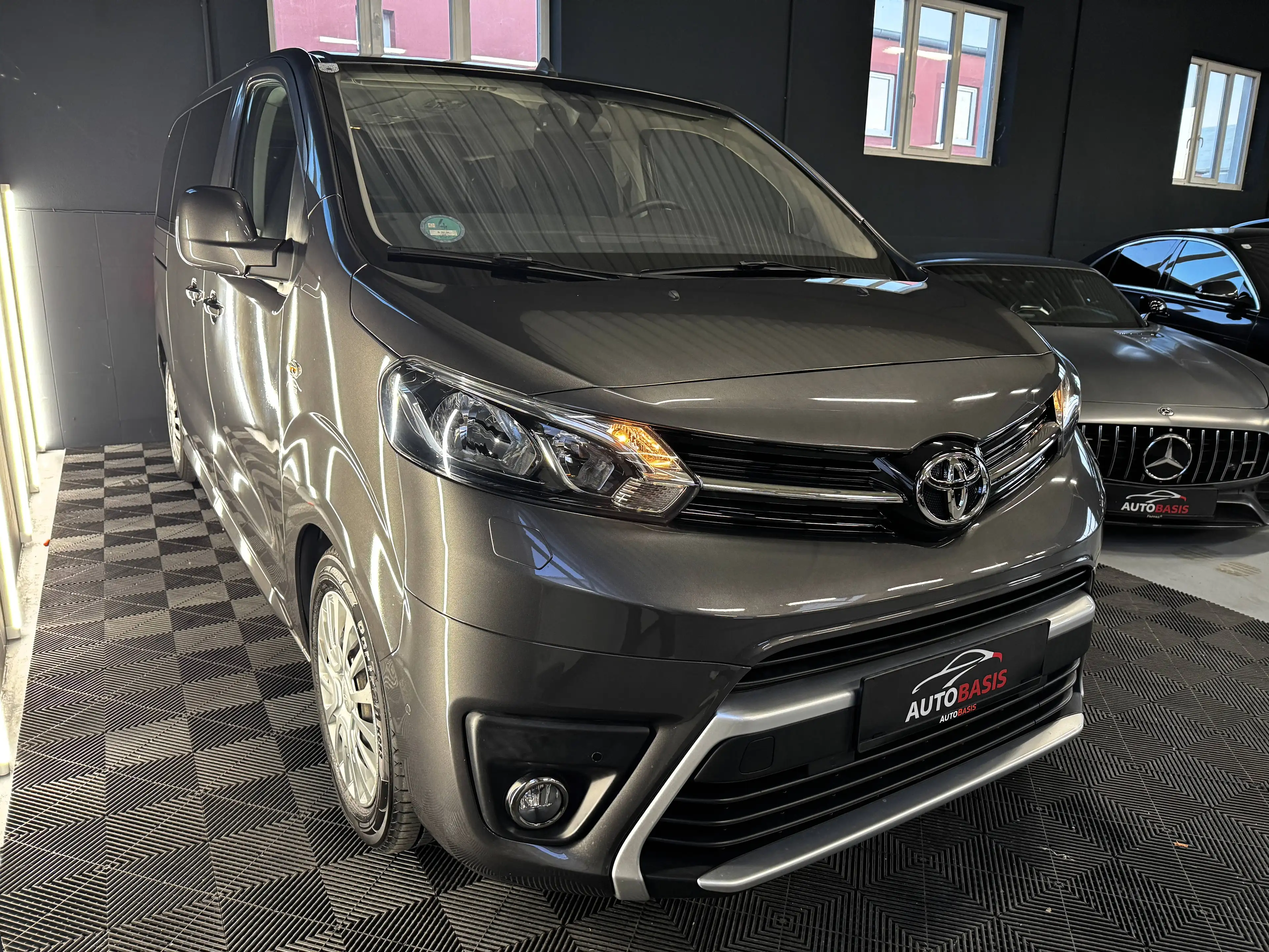 Toyota Proace Proace Verso 2,0 D-4D 150 Family 8-Sitzer/Kamera/PDC/2xSchiebetüre/Keyless — photo 4