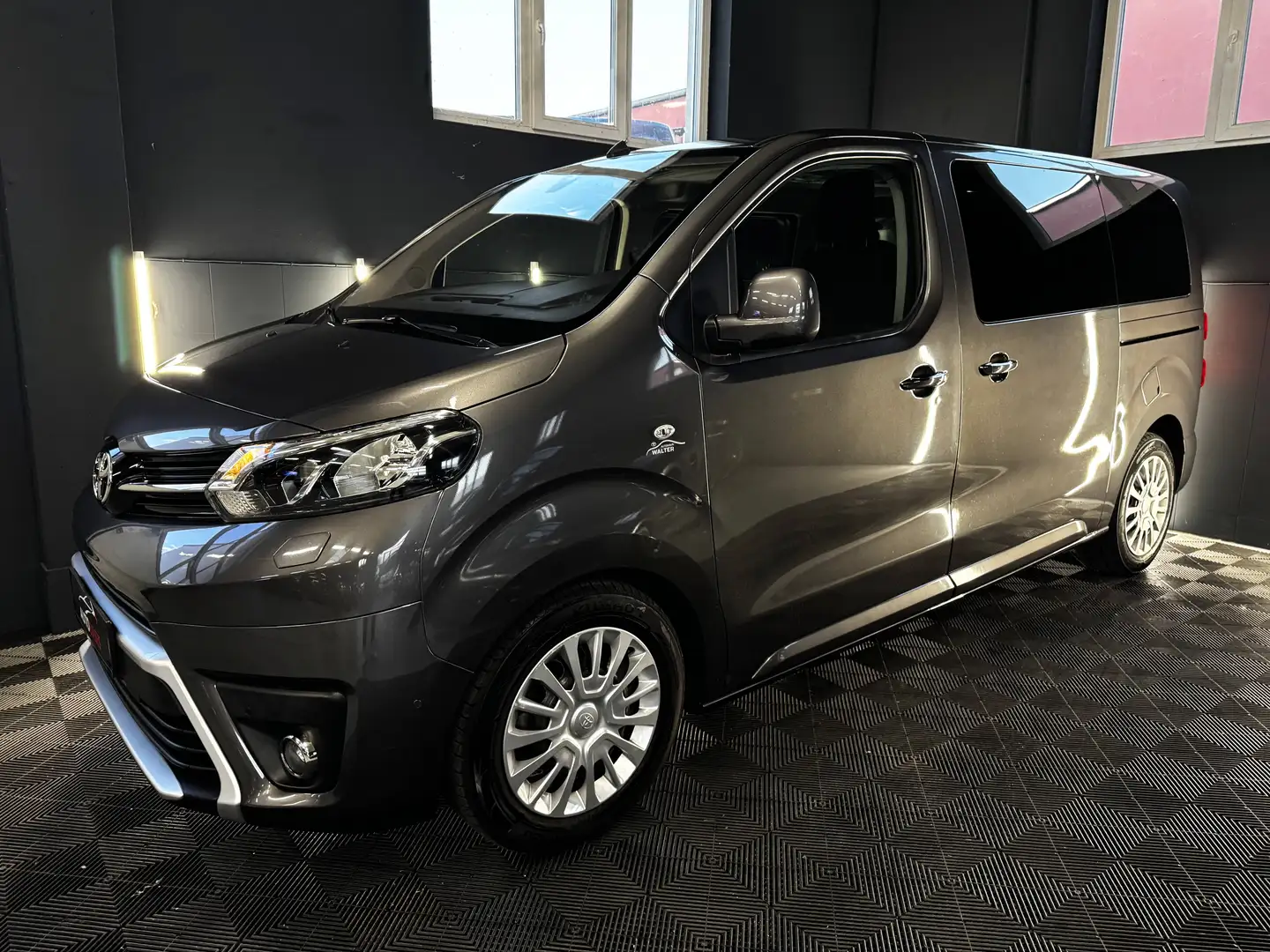 Toyota Proace Proace Verso 2,0 D-4D 150 Family 8-Sitzer/Kamera/PDC/2xSchiebetüre/Keyless Grau - 2