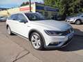 Volkswagen Passat Alltrack /Pano/AHK/ACC/Kamera/Navi/4x4 Weiß - thumbnail 1
