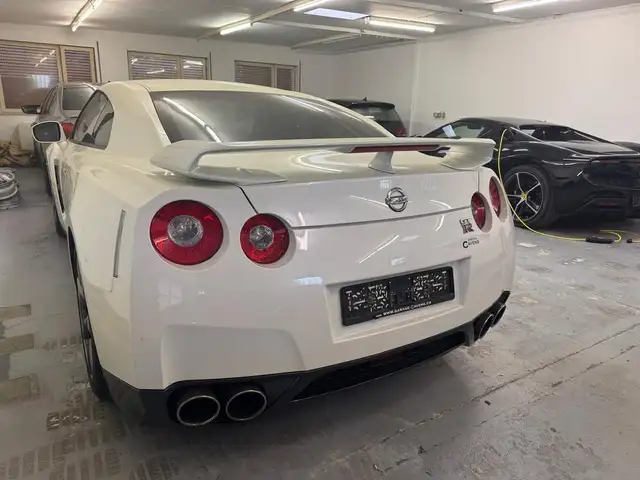 Nissan GT-R GT-R