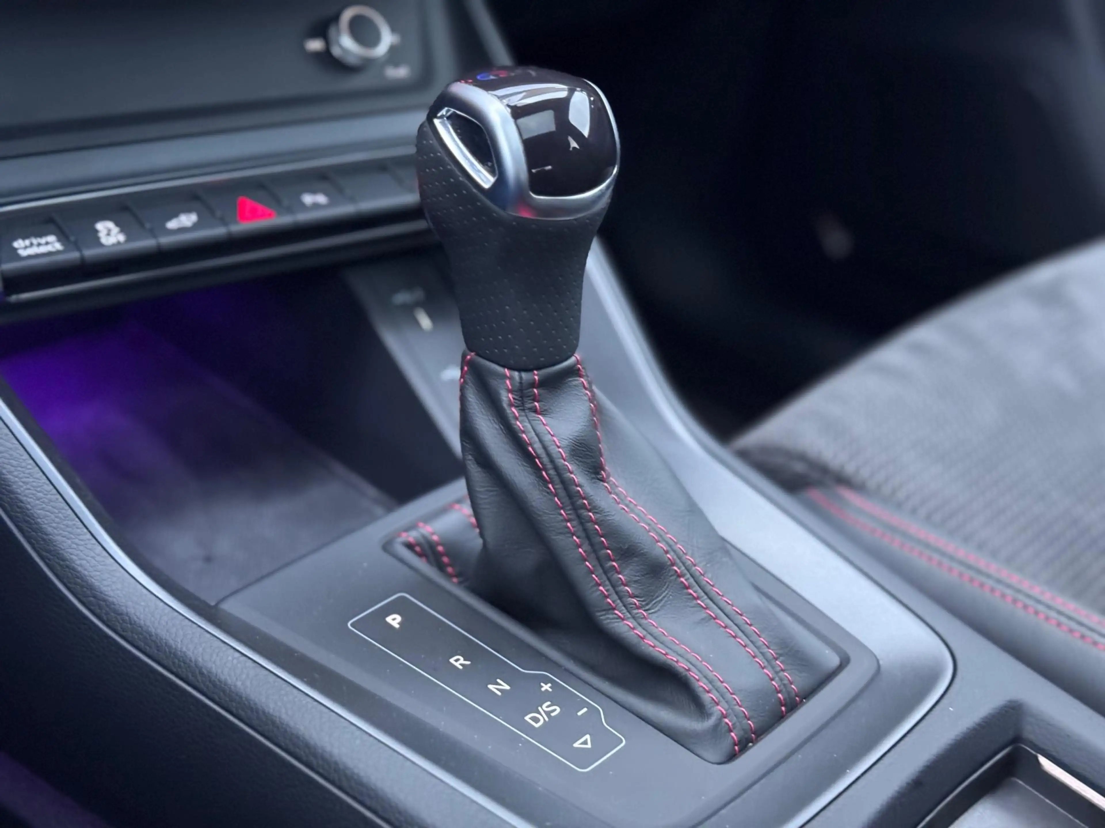 Audi Q3 Sportback 45 TFSI e S Edition Pano/360/Keyless/Son — photo 24