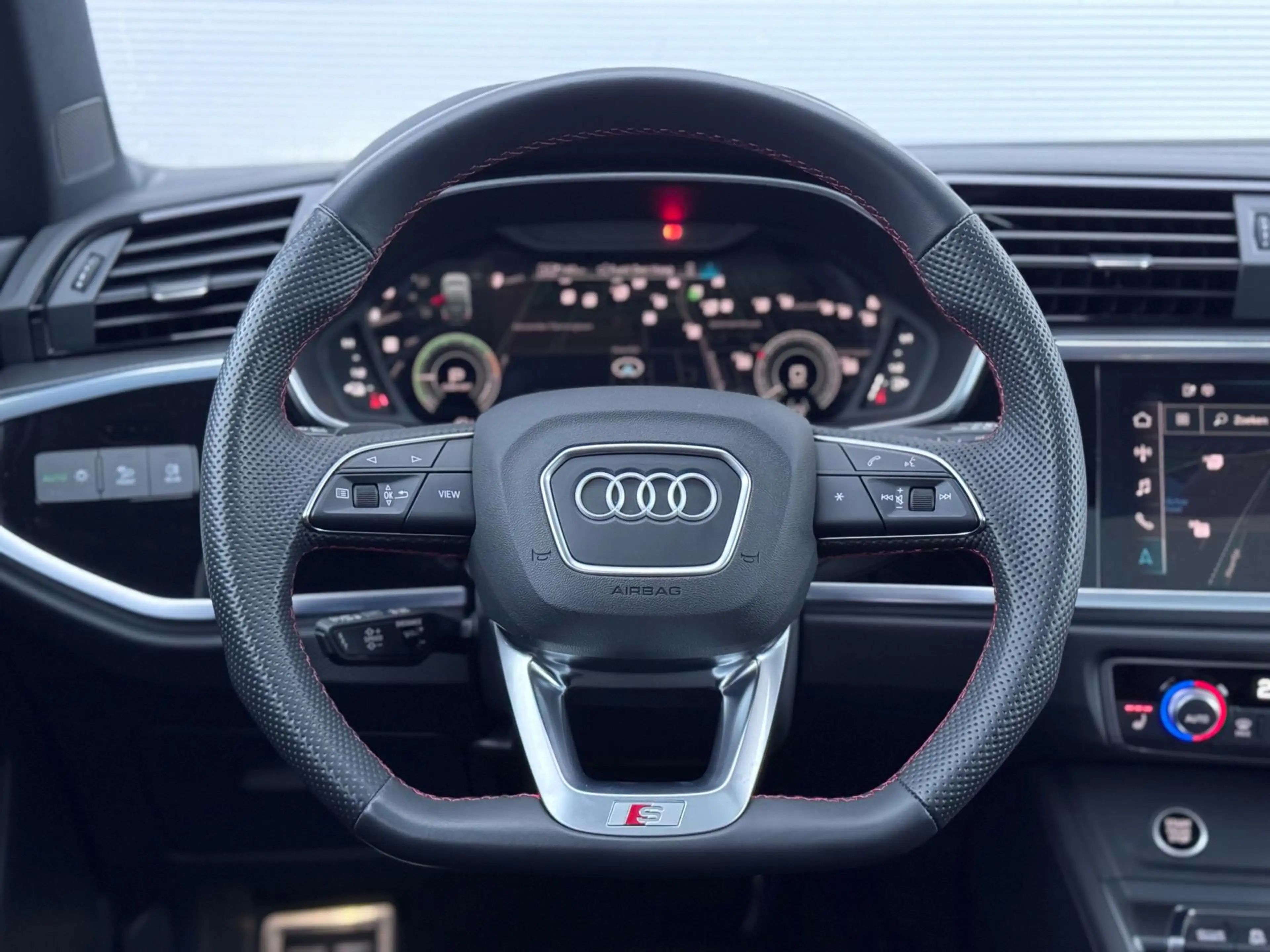 Audi Q3 Sportback 45 TFSI e S Edition Pano/360/Keyless/Son — photo 18