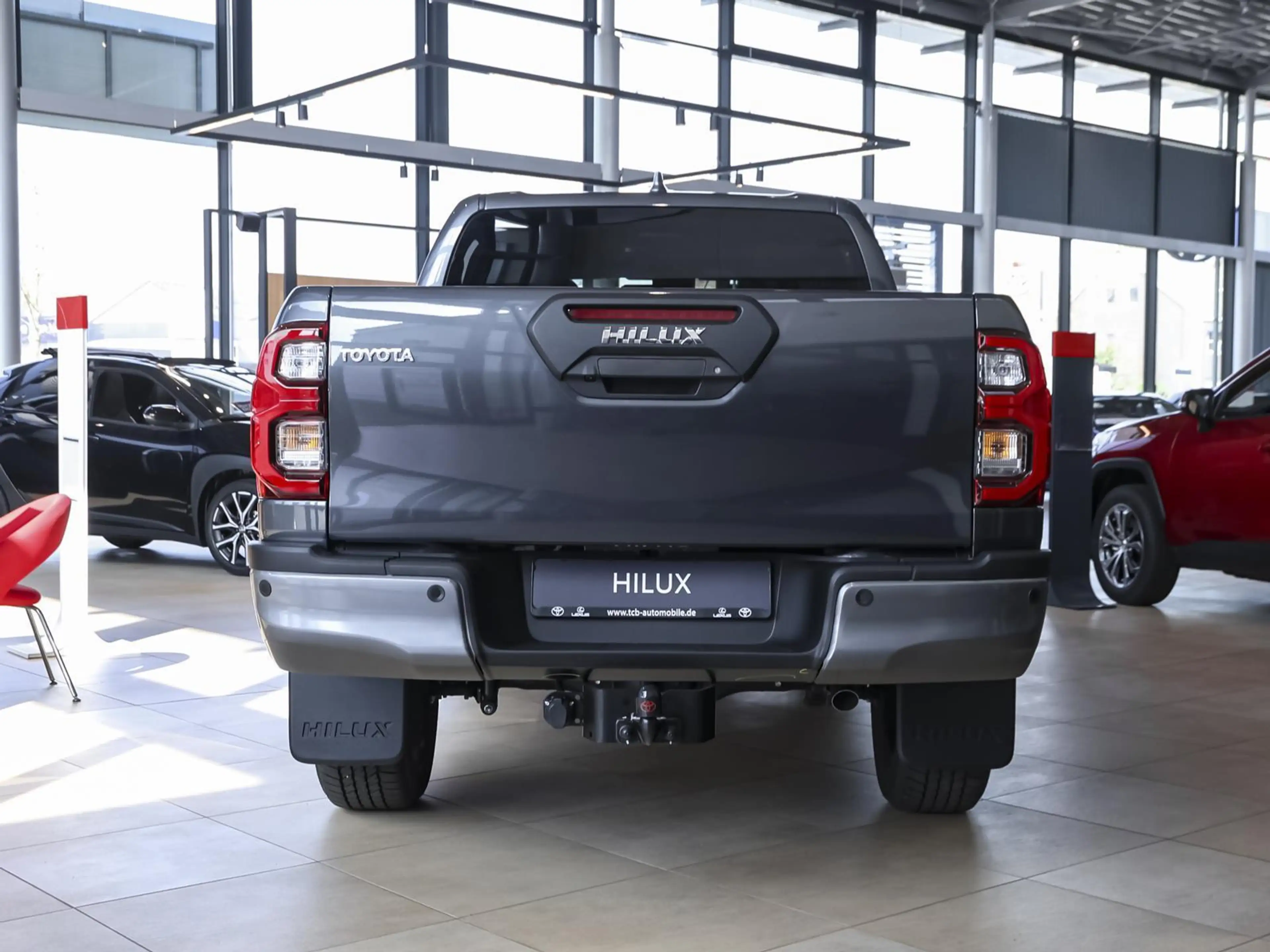 Toyota Hilux 2.8 D-4D Double Cab Invincible 4x4 AHK WKR — photo 3